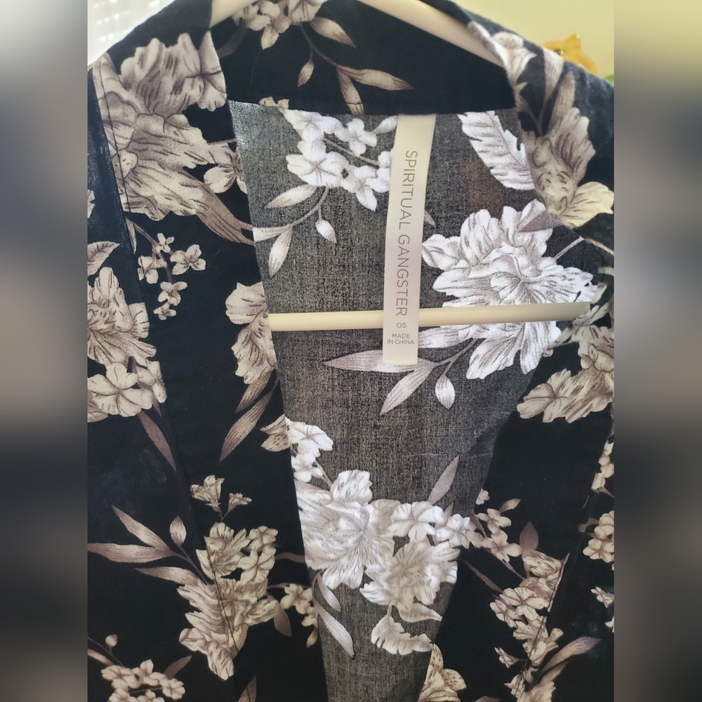 Spiritual gangster maya kimono black with floral print OS - Picture 6 of 8